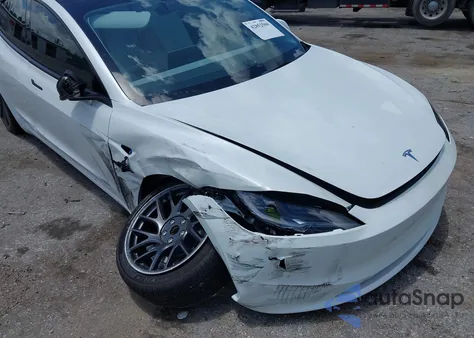 2025 Tesla Model 3 Long Range Rear-Wheel Drive из США, поврежденный, VIN 5YJ3E1EA7SF976853